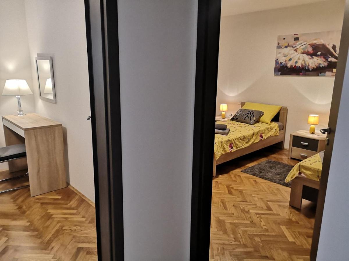 Ferienwohnung Eugenia Pula Exterior foto