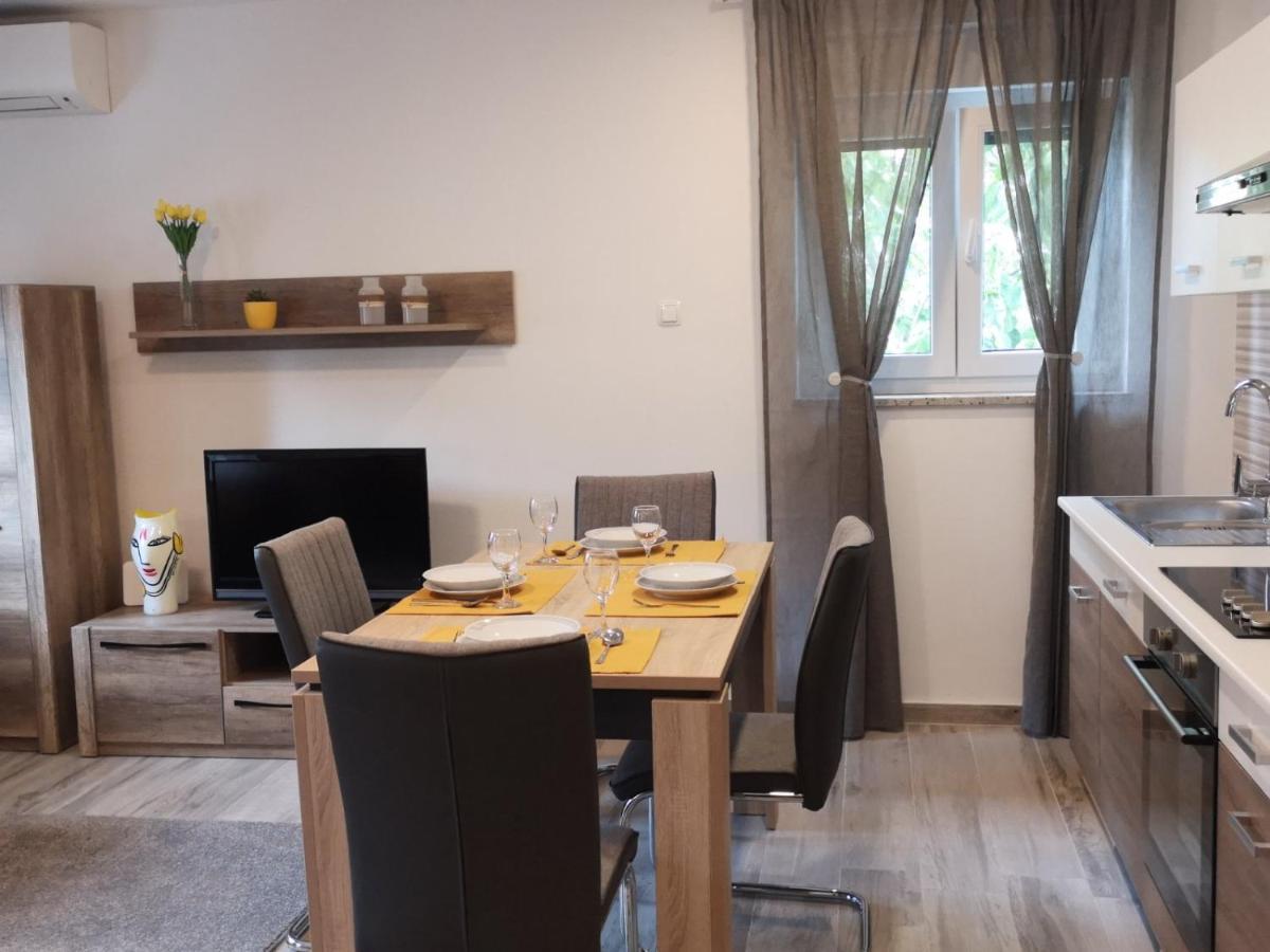 Ferienwohnung Eugenia Pula Exterior foto