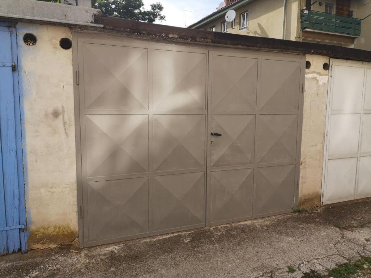 Ferienwohnung Eugenia Pula Exterior foto